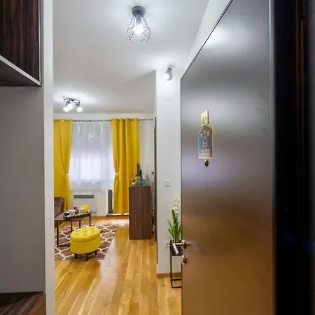 Durmitor 41, Kompleks Titova דירה