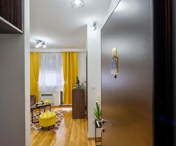 Durmitor 41, Kompleks Titova Apartamento